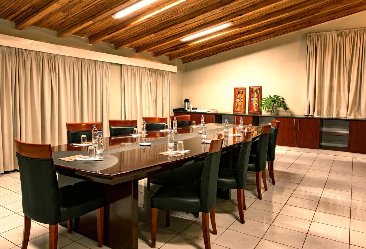 Serendib Suites And Conference Center Μπλαντάιρ Εξωτερικό φωτογραφία