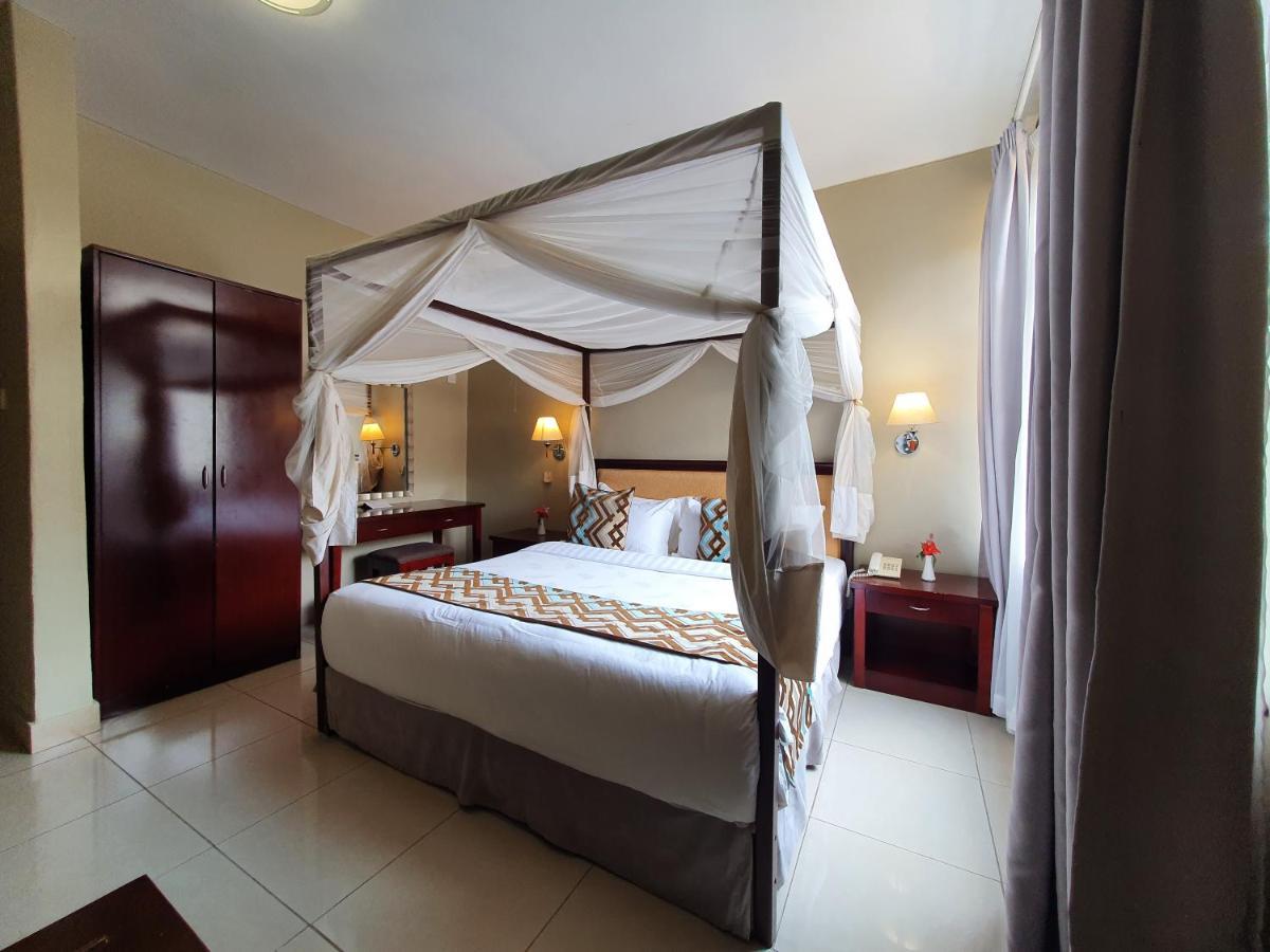 Serendib Suites And Conference Center Μπλαντάιρ Εξωτερικό φωτογραφία